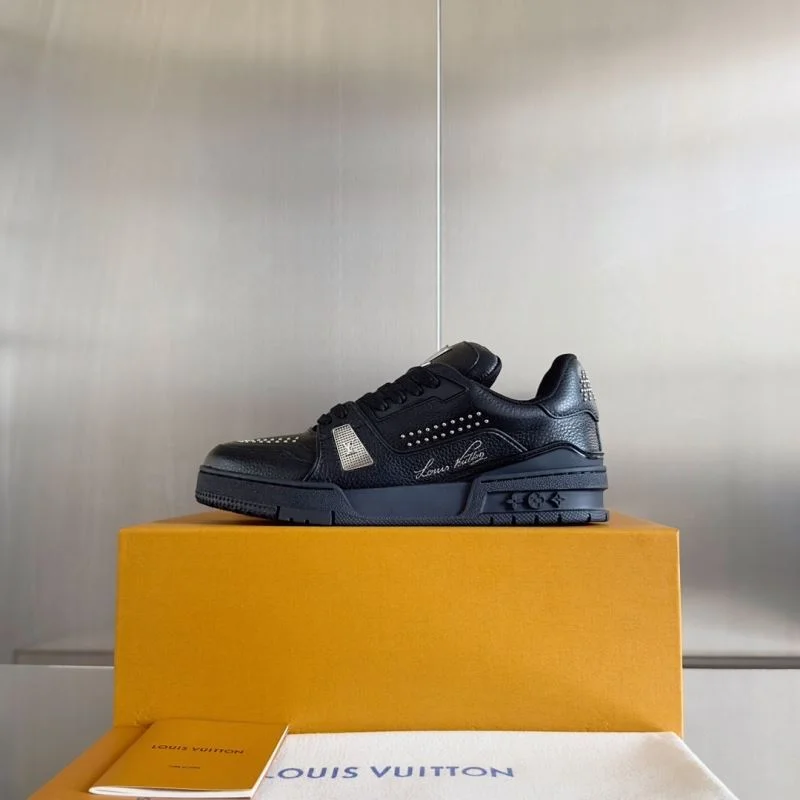 Louis Vuitton Trainer Sneaker EyeCatching 31510