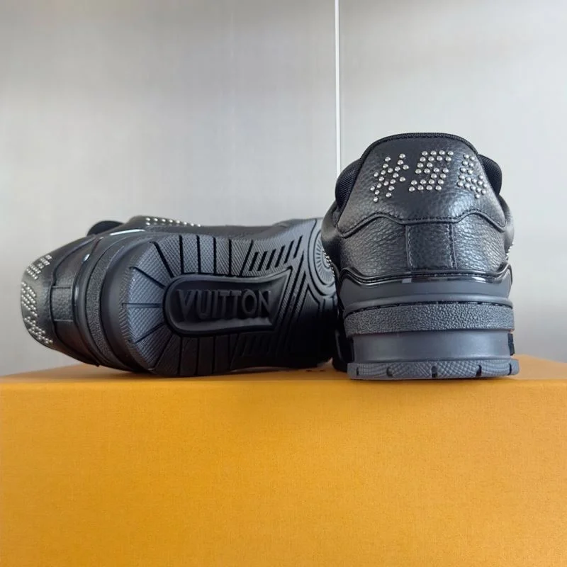 Louis Vuitton Trainer Sneaker EyeCatching 31510