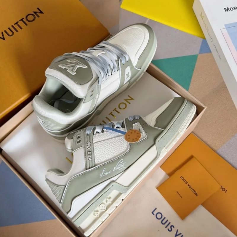 Supportive Louis Vuitton Trainer Sneaker 31511