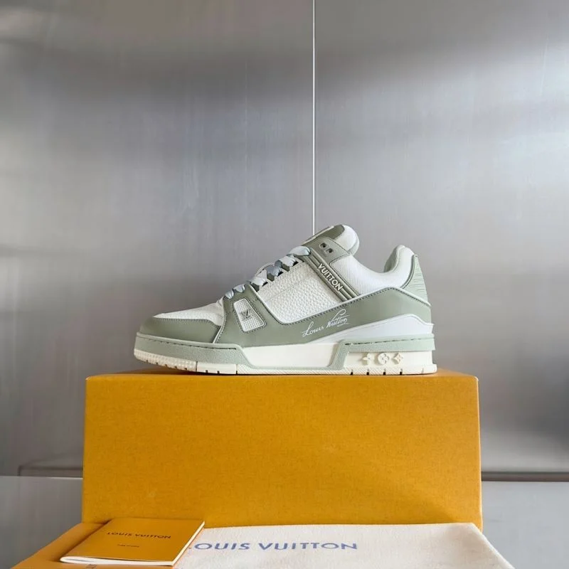 Supportive Louis Vuitton Trainer Sneaker 31511