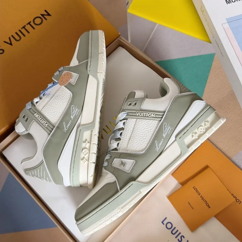 Supportive Louis Vuitton Trainer Sneaker 31511