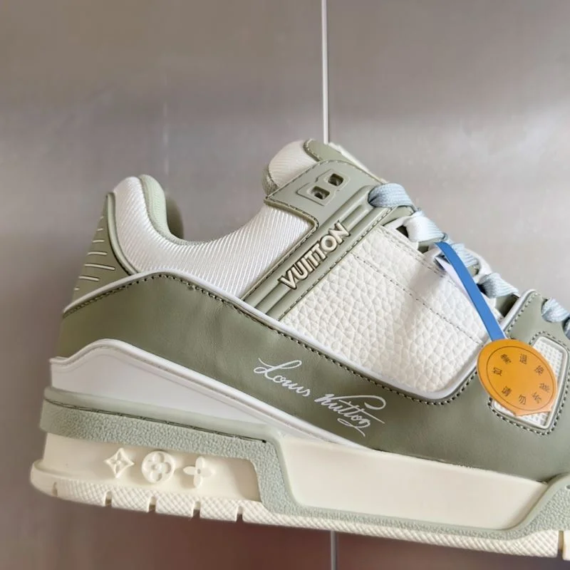 Supportive Louis Vuitton Trainer Sneaker 31511