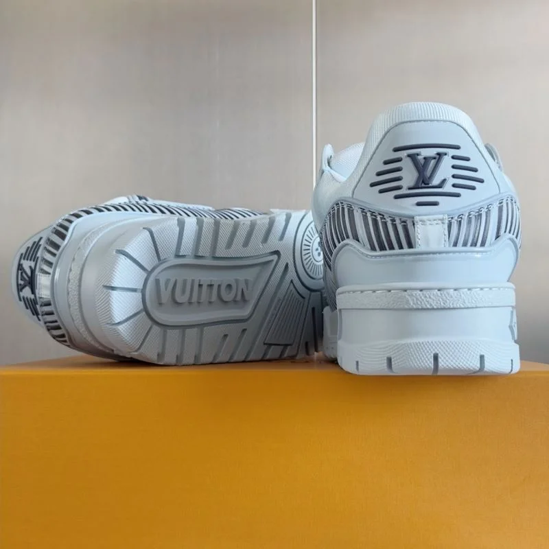 OnTrend Louis Vuitton Trainer Sneaker 31504