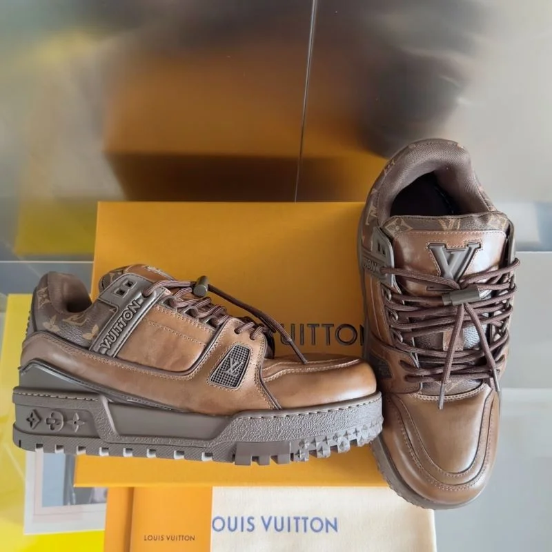 Practical Louis Vuitton Trainer Sneaker 31495