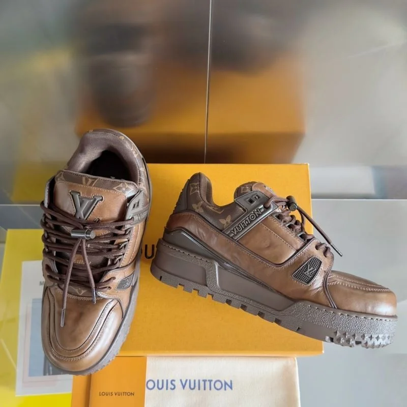 Practical Louis Vuitton Trainer Sneaker 31495