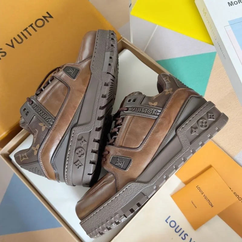 Practical Louis Vuitton Trainer Sneaker 31495