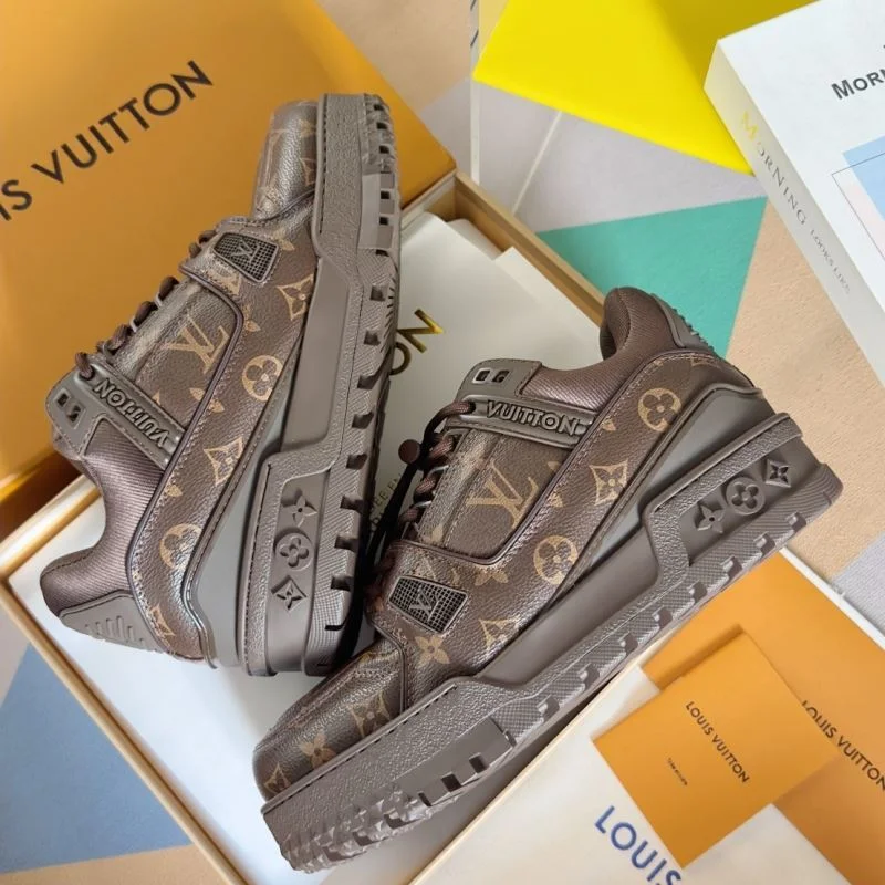 Classic Louis Vuitton Trainer Sneaker 31509