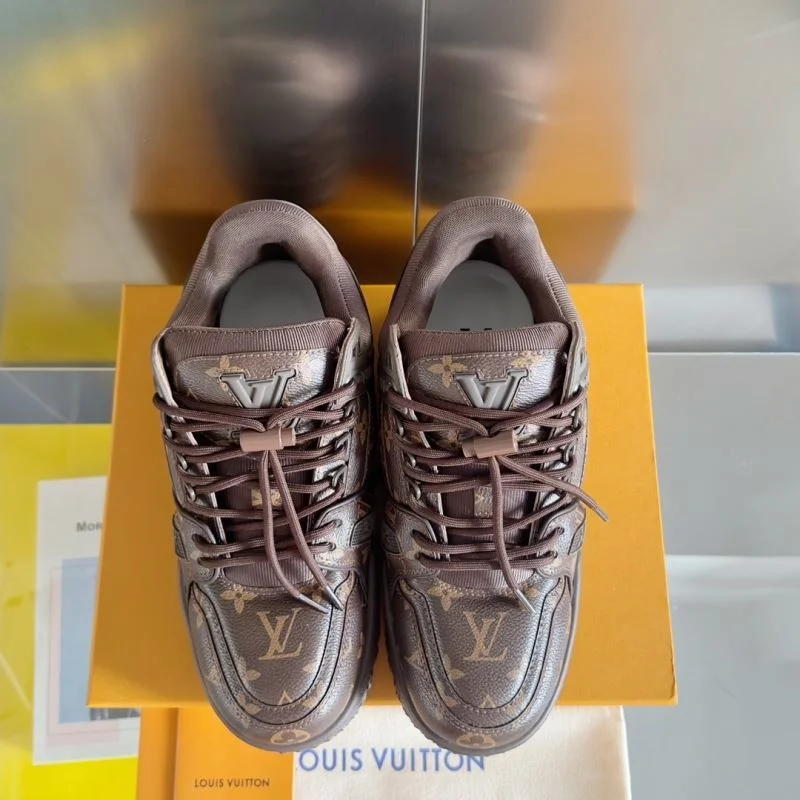 Classic Louis Vuitton Trainer Sneaker 31509
