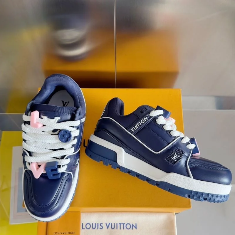 Louis Vuitton Trainer Sneaker Fashionable 31486