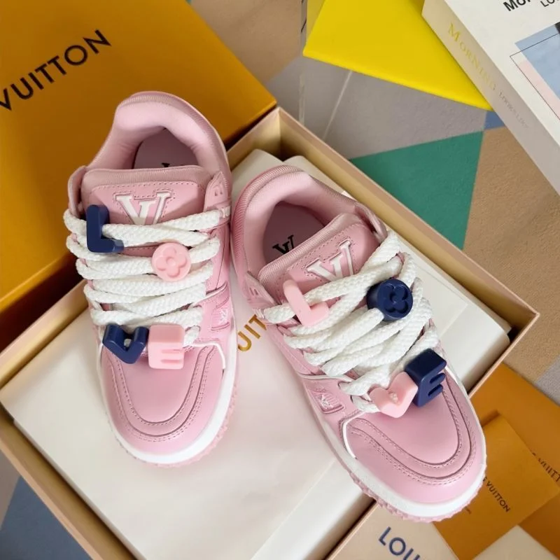 Cozy Louis Vuitton Trainer Sneaker 31491
