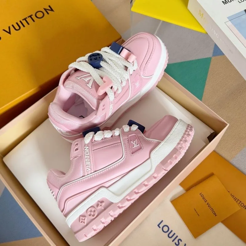 Cozy Louis Vuitton Trainer Sneaker 31491