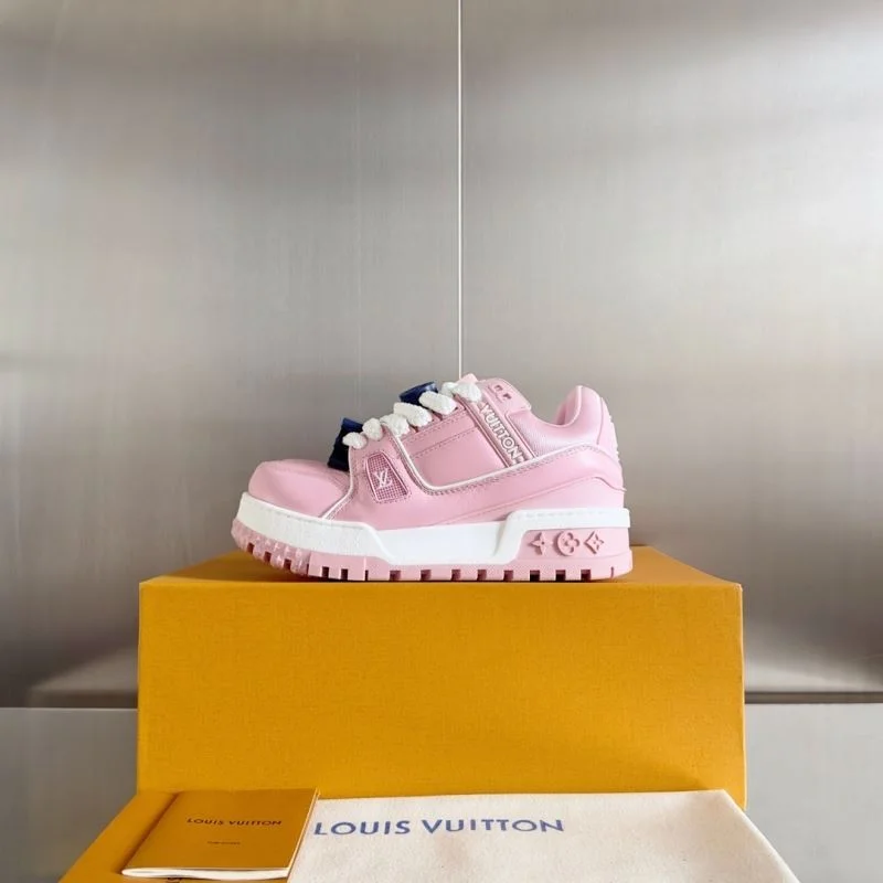 Cozy Louis Vuitton Trainer Sneaker 31491