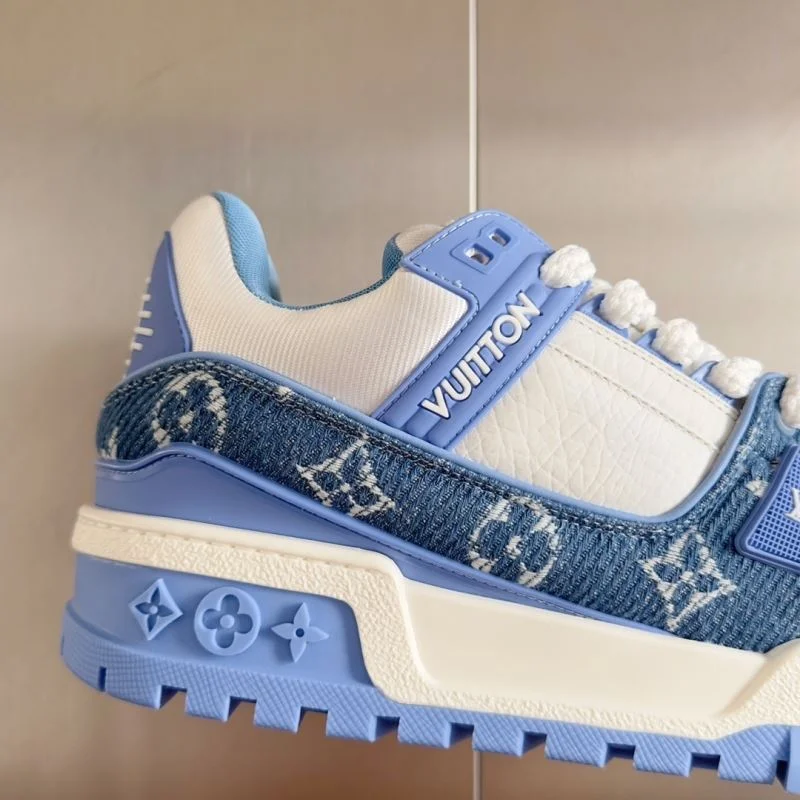 Trendsetting Louis Vuitton Trainer Sneaker 31492
