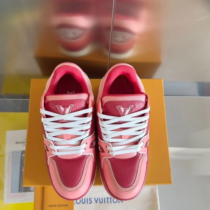 Chic Louis Vuitton Trainer Sneaker 31505