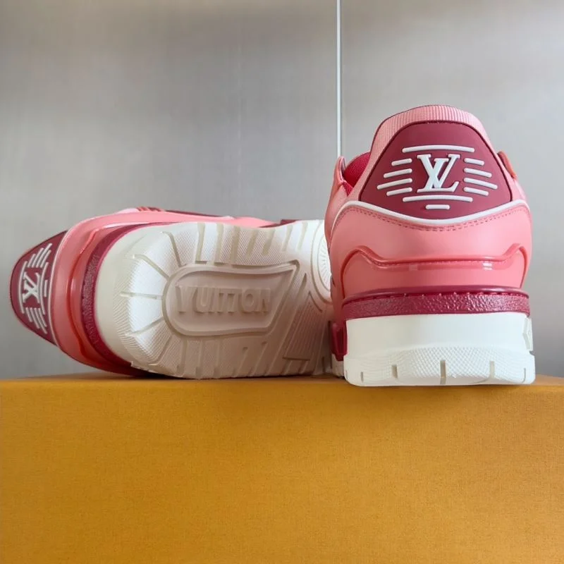 Chic Louis Vuitton Trainer Sneaker 31505