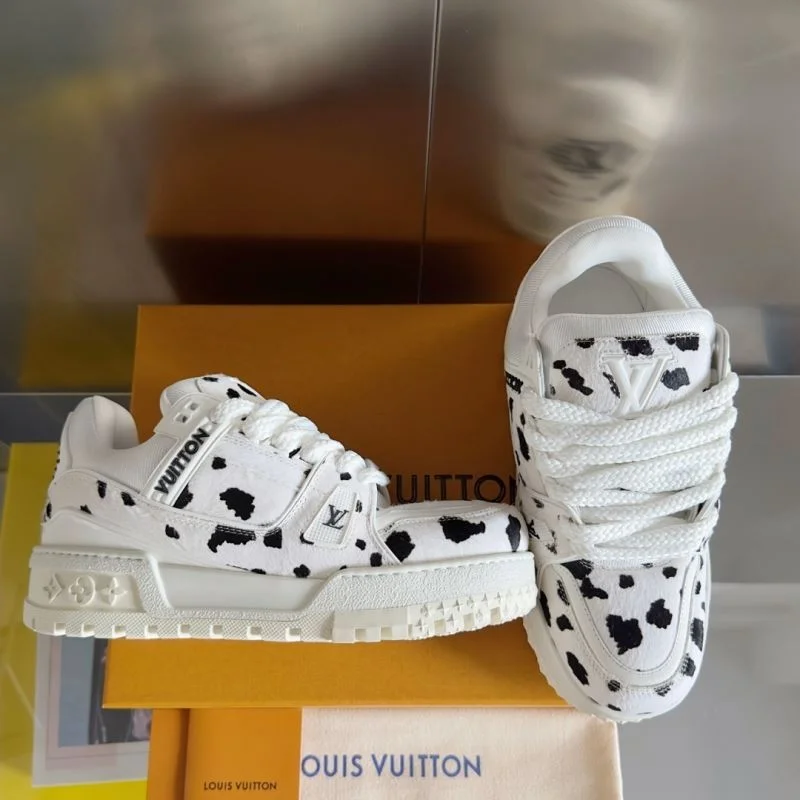 Louis Vuitton Trainer Sneaker Lightweight 31485