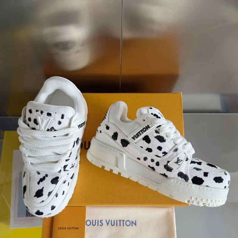 Louis Vuitton Trainer Sneaker Lightweight 31485
