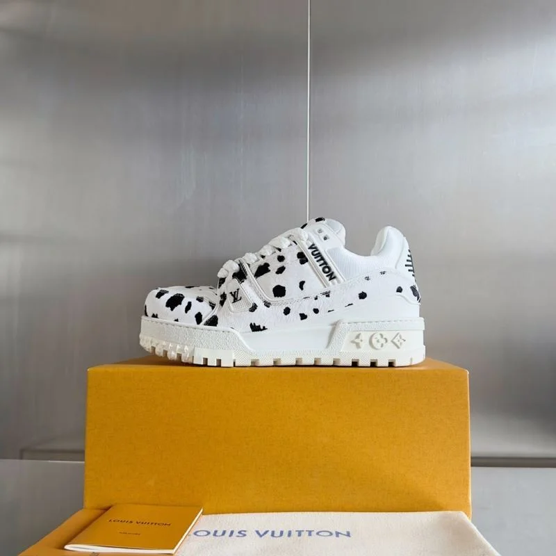 Louis Vuitton Trainer Sneaker Lightweight 31485