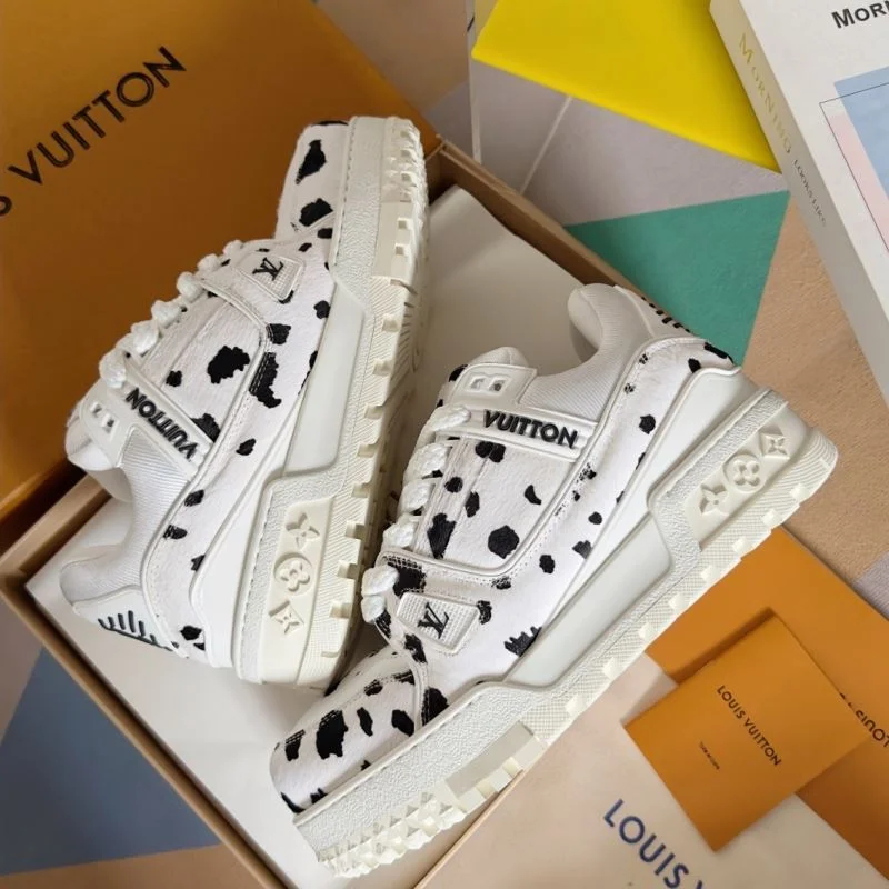 Louis Vuitton Trainer Sneaker Lightweight 31485