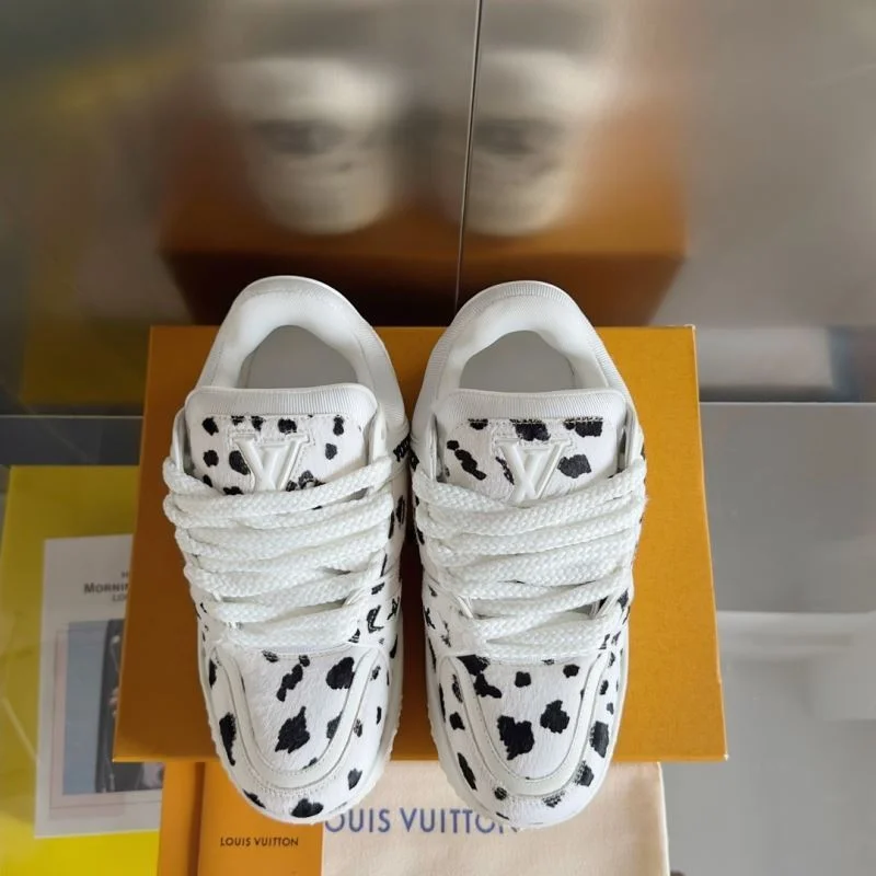 Louis Vuitton Trainer Sneaker Lightweight 31485