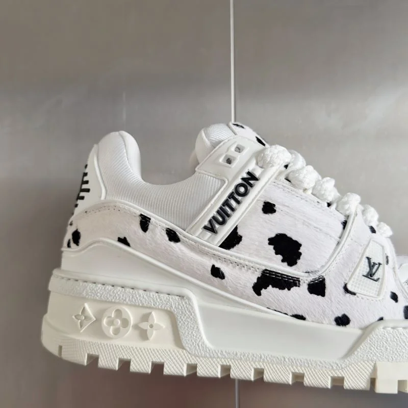 Louis Vuitton Trainer Sneaker Lightweight 31485