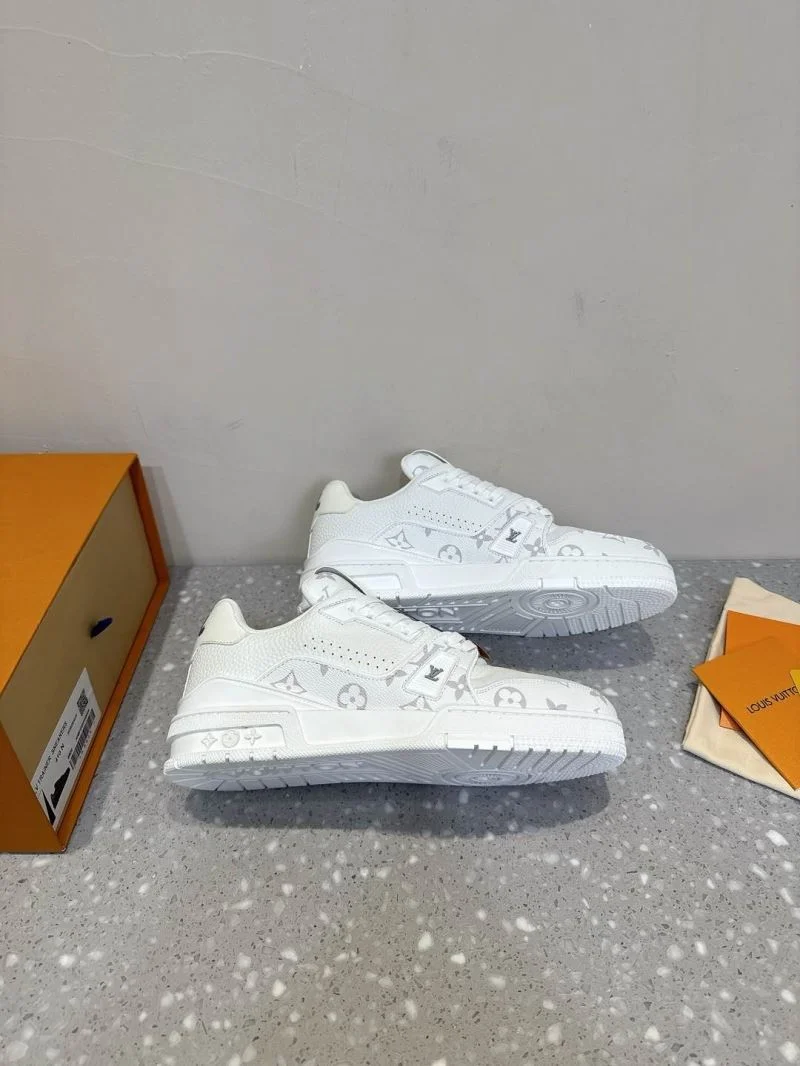 Louis Vuitton Trainer Sneaker Modern 31499
