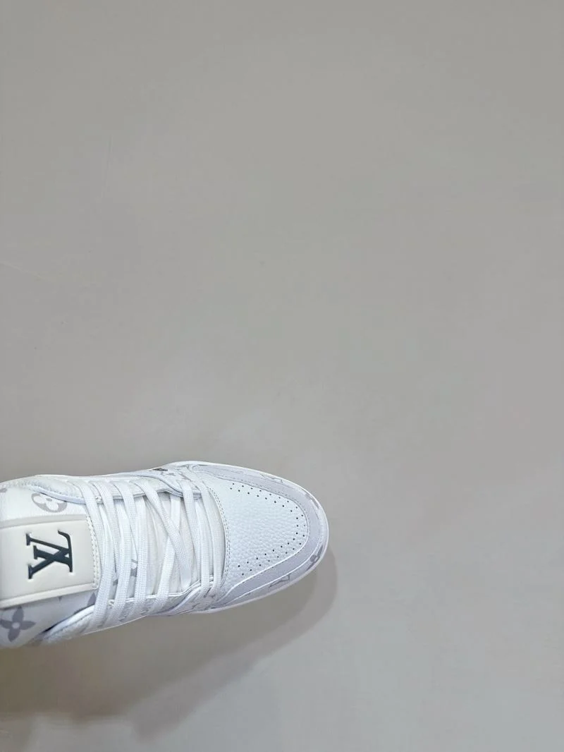 Louis Vuitton Trainer Sneaker Modern 31499