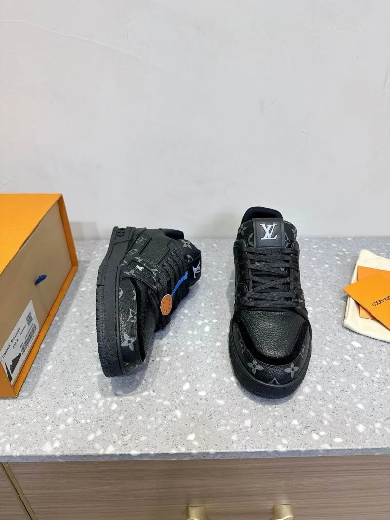 Supportive Louis Vuitton Trainer Sneaker 31497