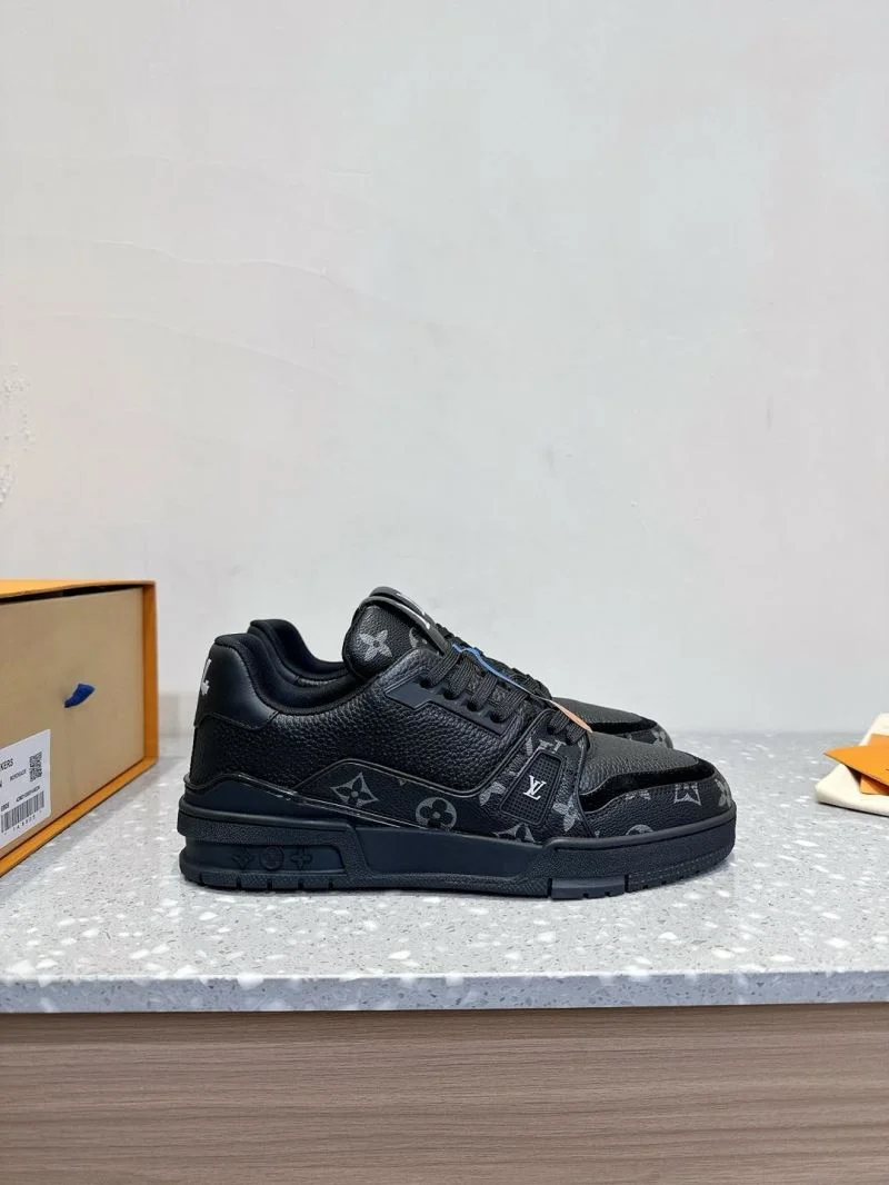 Supportive Louis Vuitton Trainer Sneaker 31497
