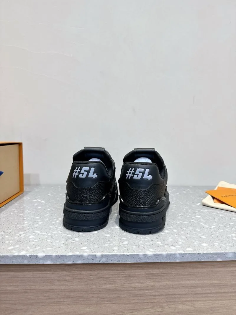 Supportive Louis Vuitton Trainer Sneaker 31497