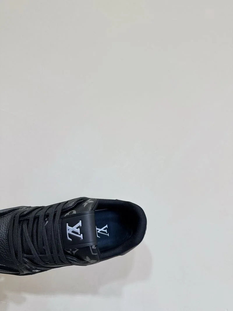 Supportive Louis Vuitton Trainer Sneaker 31497