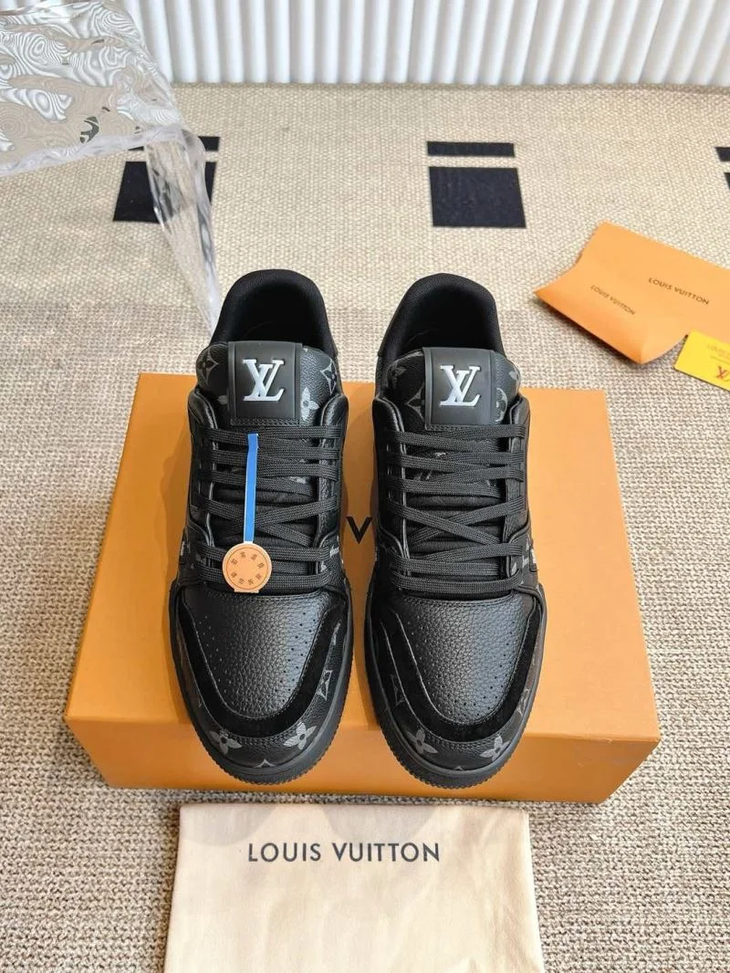 Louis Vuitton Trainer Sneaker Sleek 31494