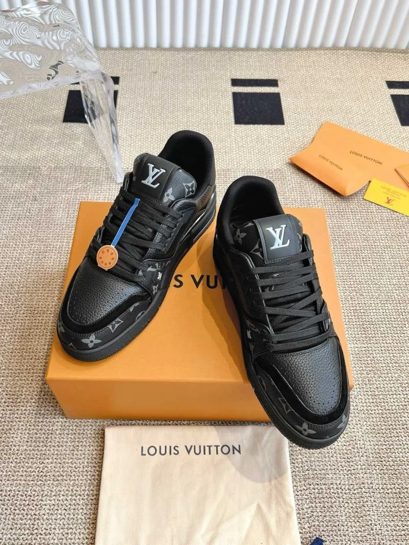 Louis Vuitton Trainer Sneaker Sleek 31494