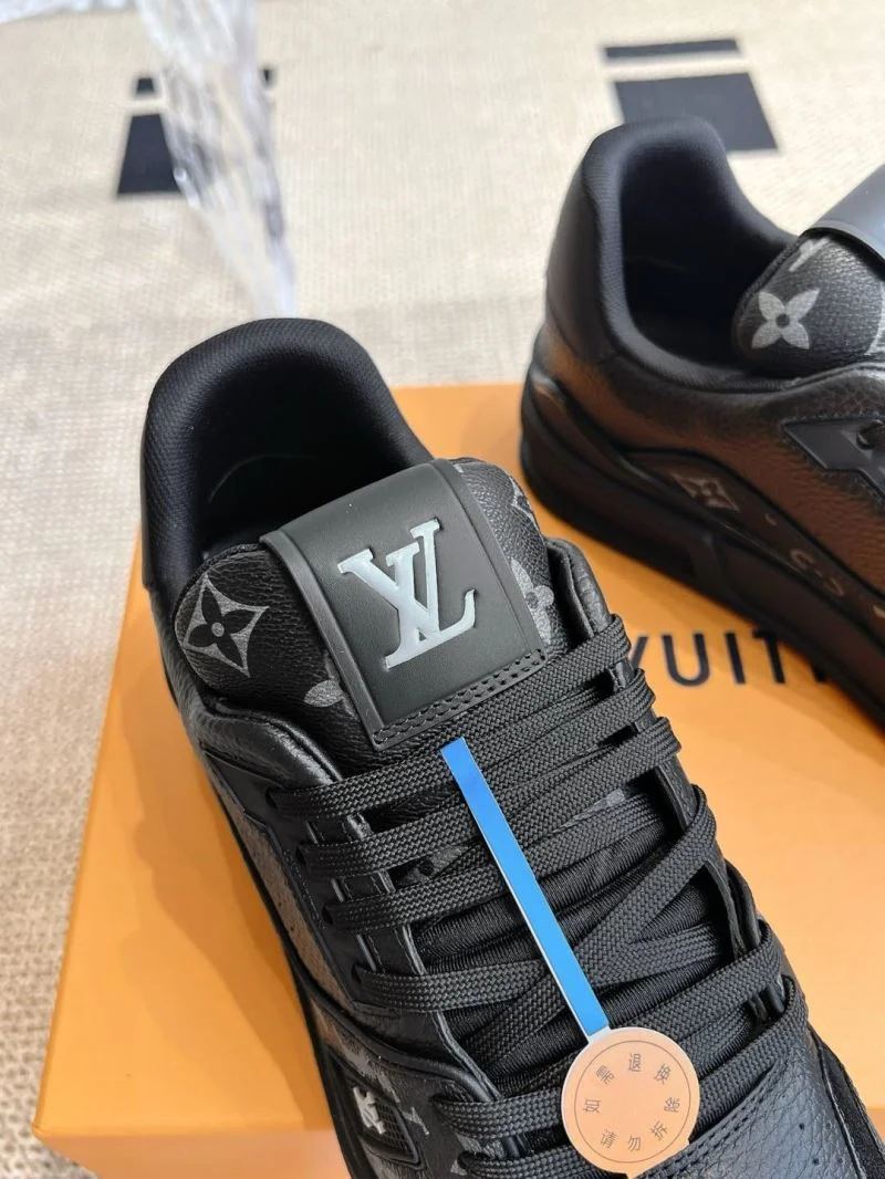 Louis Vuitton Trainer Sneaker Sleek 31494