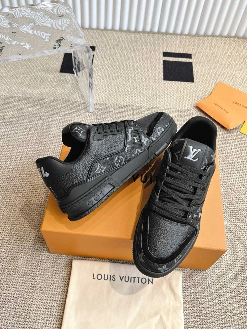 Louis Vuitton Trainer Sneaker Sleek 31494