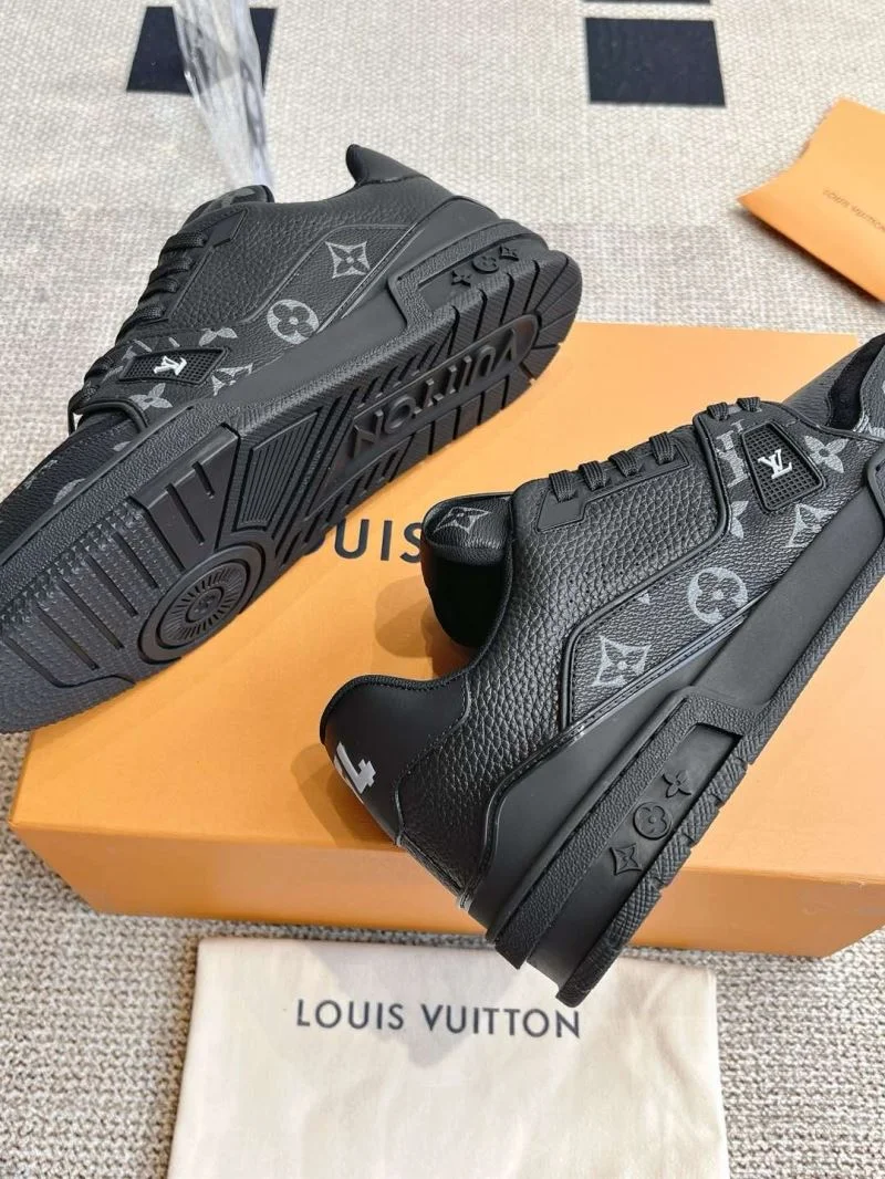 Louis Vuitton Trainer Sneaker Sleek 31494