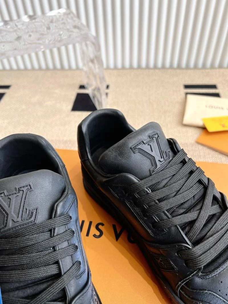 OnTrend Louis Vuitton Trainer Sneaker 31480