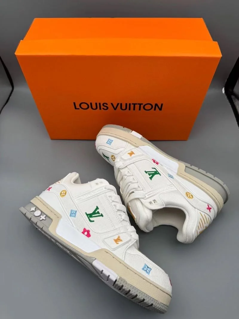 Resilient Louis Vuitton Trainer Sneaker 31477
