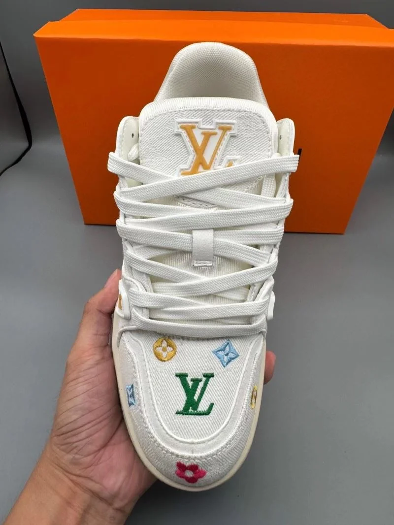 Resilient Louis Vuitton Trainer Sneaker 31477