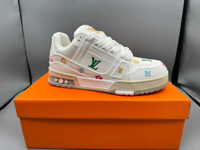 Resilient Louis Vuitton Trainer Sneaker 31477