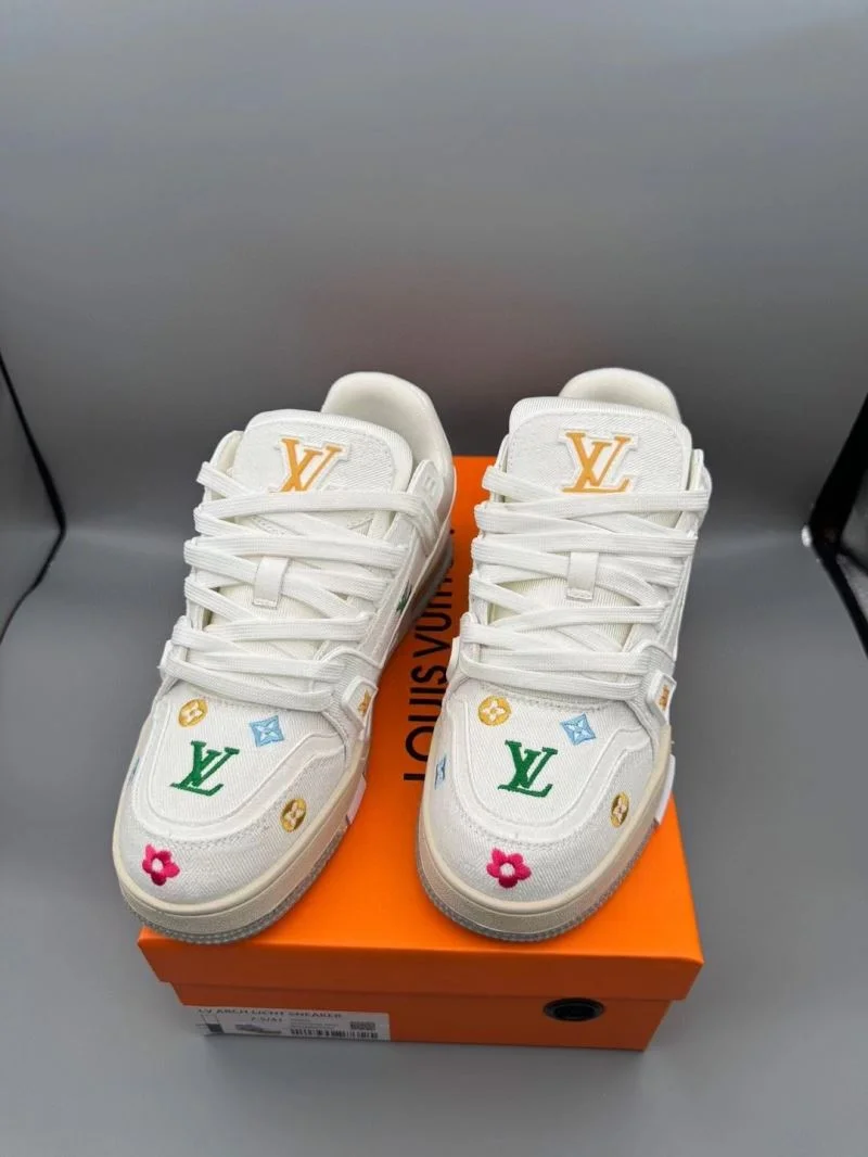 Resilient Louis Vuitton Trainer Sneaker 31477