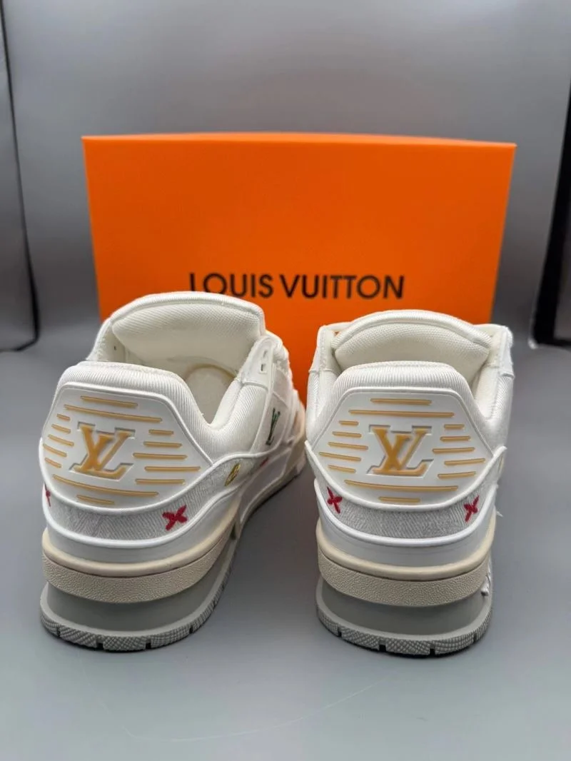 Resilient Louis Vuitton Trainer Sneaker 31477