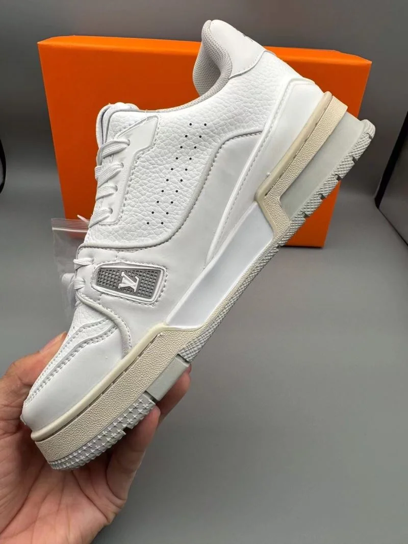 EyeCatching Louis Vuitton Trainer Sneaker 31448
