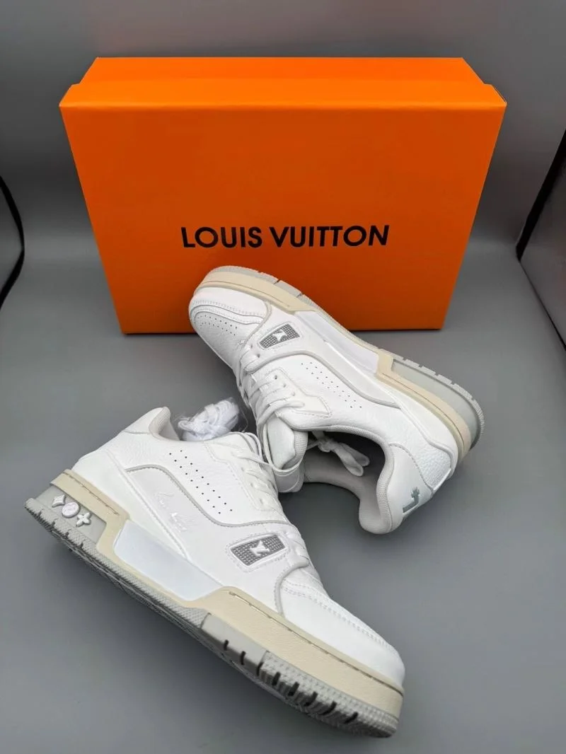 EyeCatching Louis Vuitton Trainer Sneaker 31448