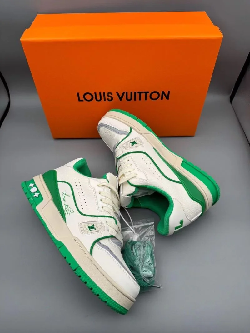 Stretchable Louis Vuitton Trainer Sneaker 31463