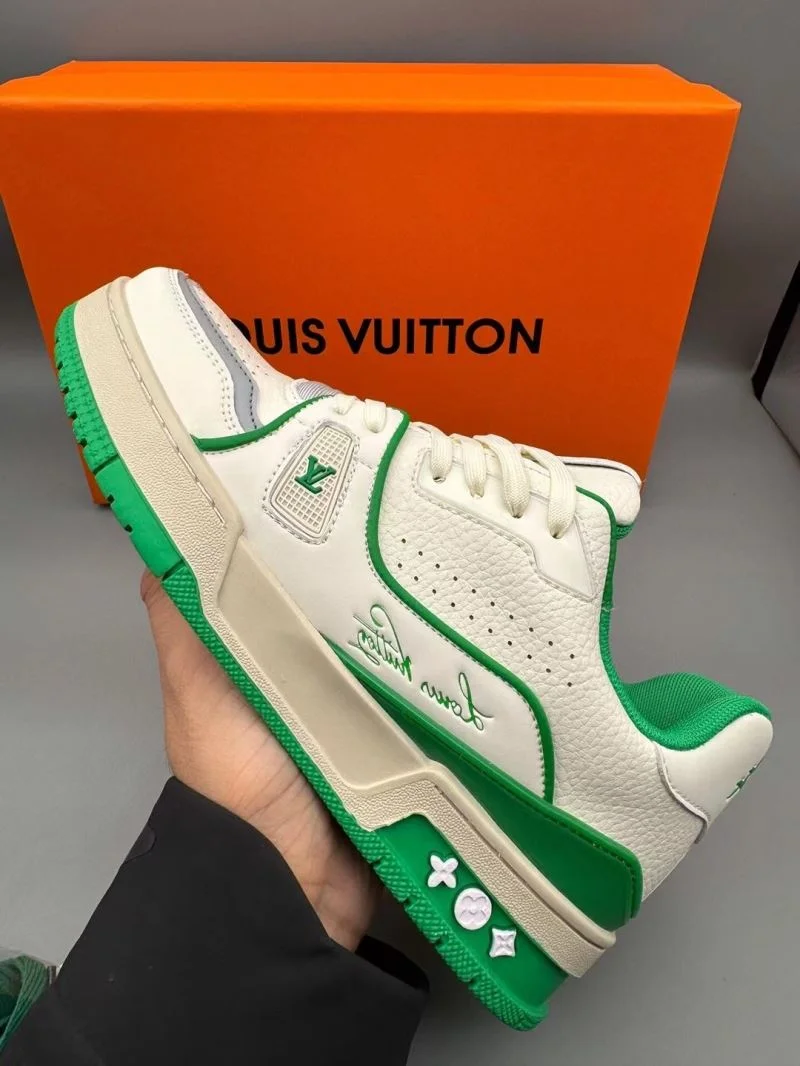 Stretchable Louis Vuitton Trainer Sneaker 31463