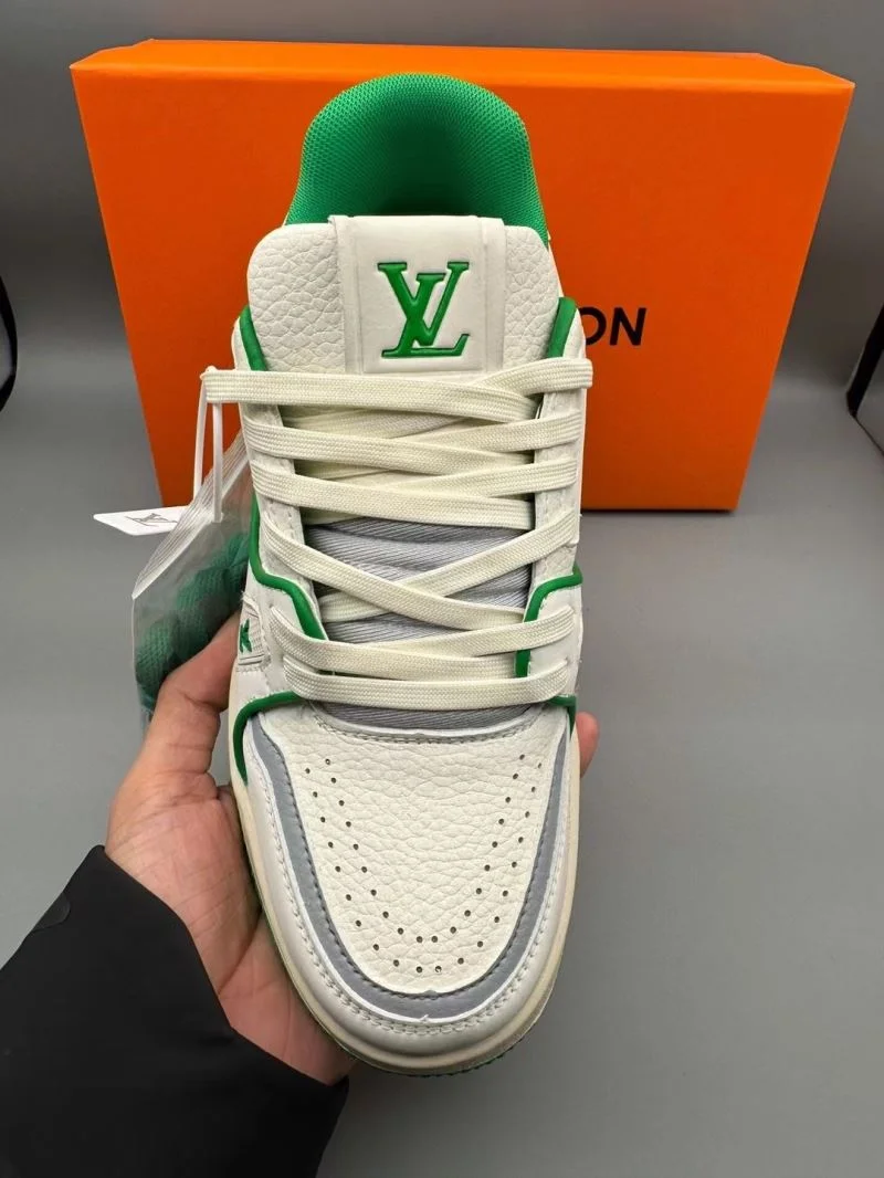 Stretchable Louis Vuitton Trainer Sneaker 31463