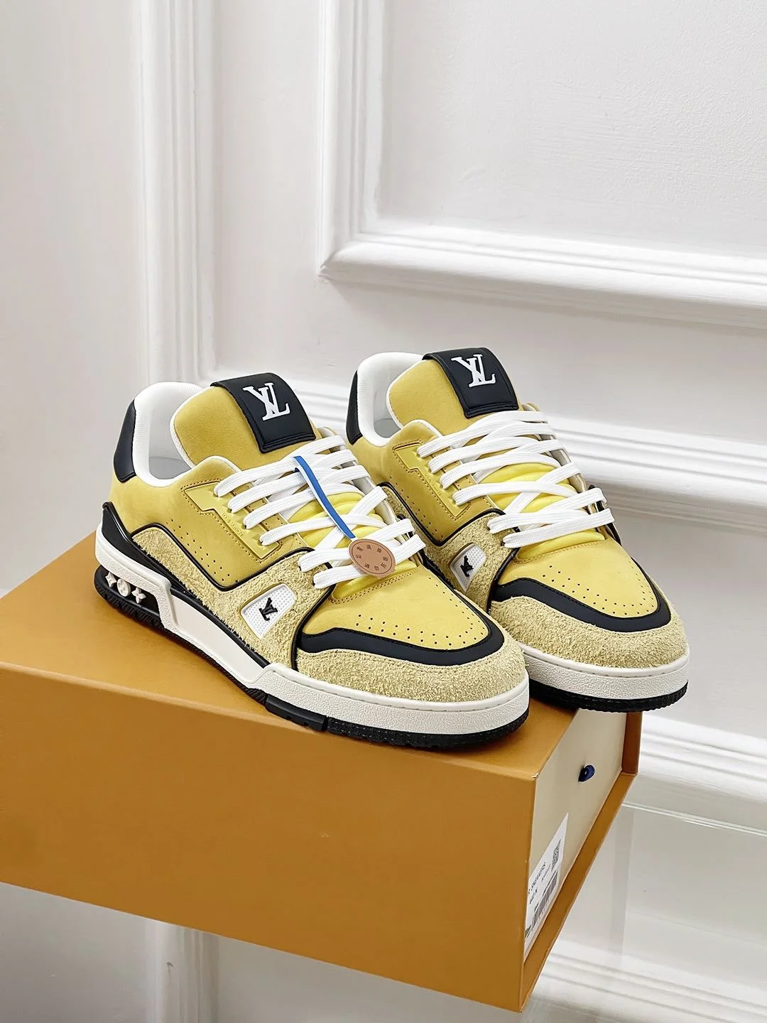 Louis Vuitton Trainer Sneaker Breathable 31464