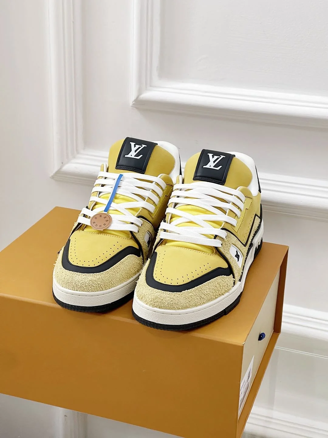 Louis Vuitton Trainer Sneaker Breathable 31464