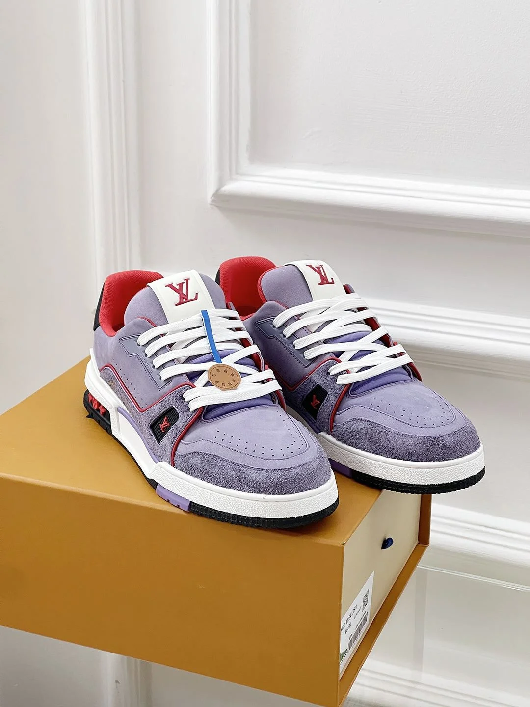 Lightweight Louis Vuitton Trainer Sneaker 31455